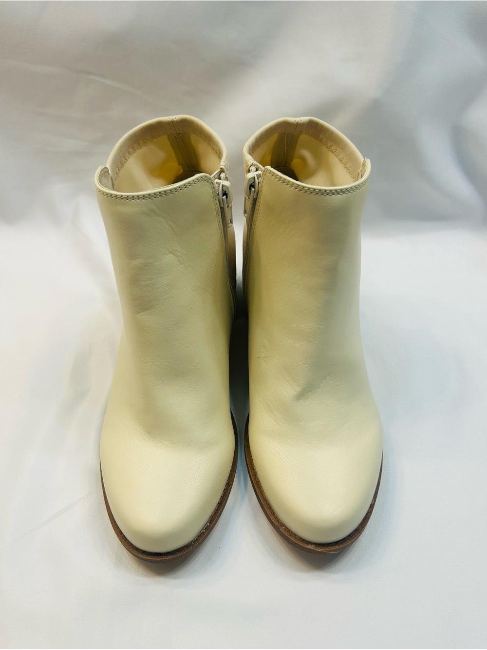 JustFab Cream Faux Leather Ankle Booties with Side Zip Detail. New Without Box